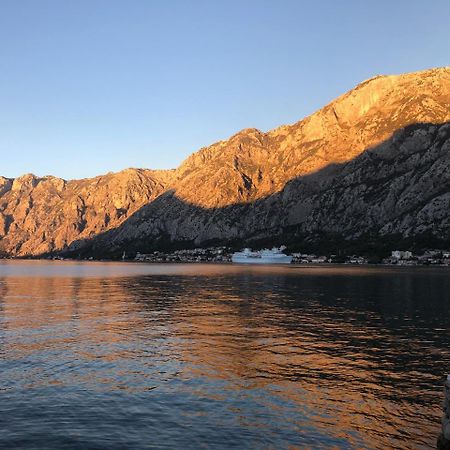 Palazzo Sbutega Bed & Breakfast Kotor Exterior foto