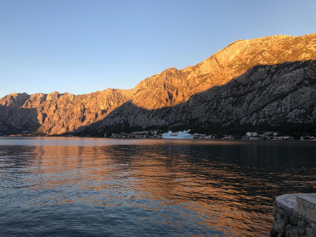 Palazzo Sbutega Bed & Breakfast Kotor Exterior foto